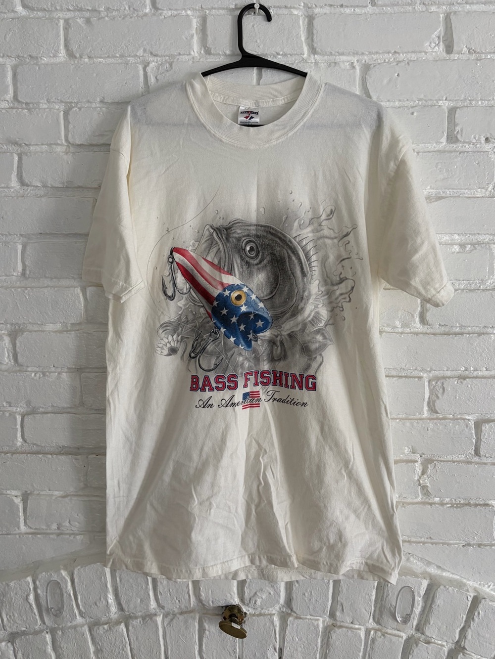 Vintage men’s bass fishing American t shirt size large jerzees tag